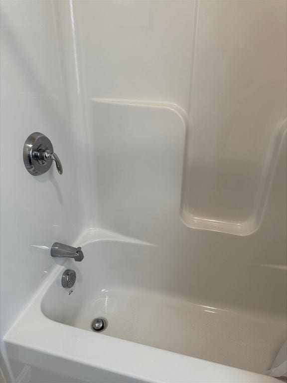 186 Stone Hill Dr Unit 186, Northbridge, MA 01588 - bathroom with shower / bath combination