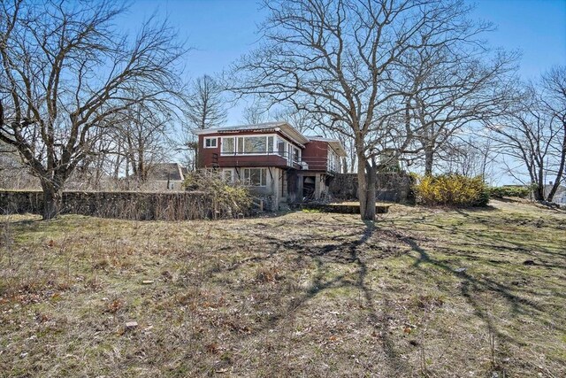 view of yard featuring fence