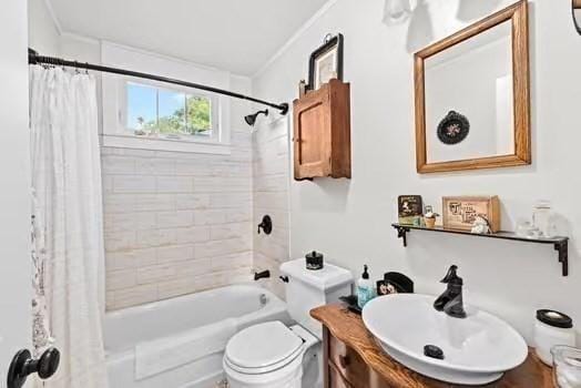 544 Lunns Way, Plymouth, MA 02360 - full bath with shower / tub combo and vanity