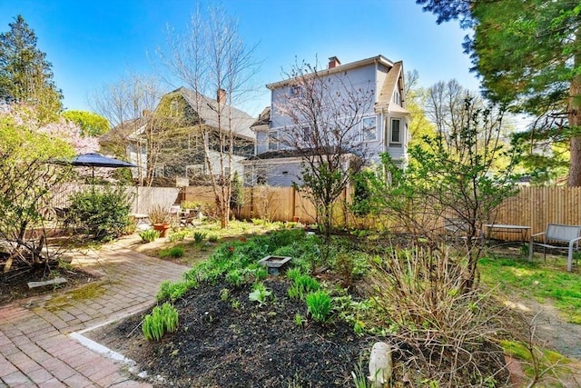 view of yard featuring fence