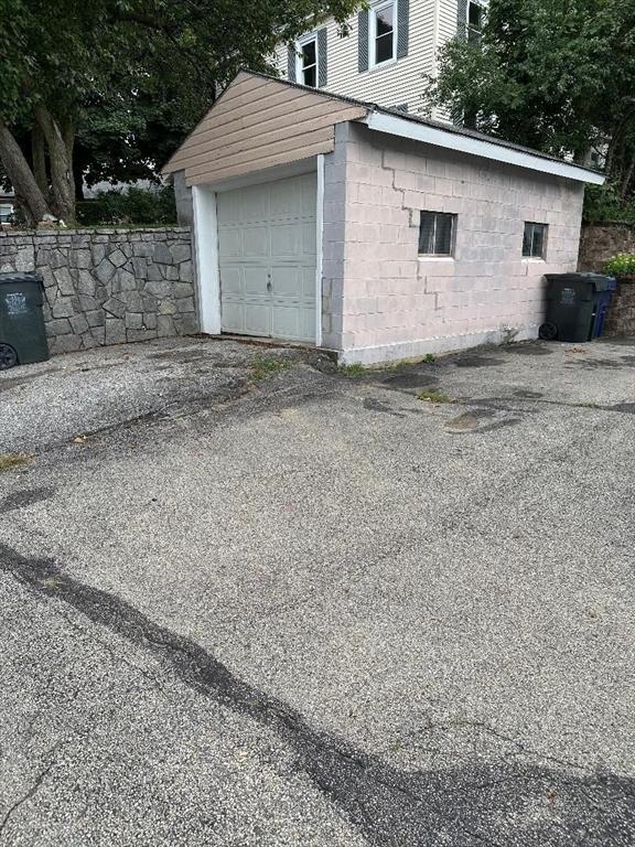 detached garage with driveway