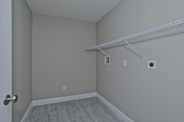 15 Fernwood Dr, East Longmeadow, MA 01028 - washroom with hookup for a washing machine, hookup for an electric dryer, baseboards, and light wood-style floors