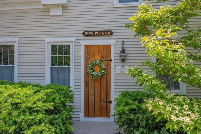 5 Putnam Ave, Barnstable, MA 02635 - entrance to property