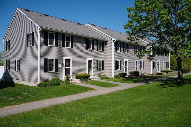 112 Olde Colonial Dr Unit 3, Gardner, MA 01440 - view of front of property with a front yard and roof with shingles
