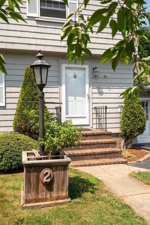 2 Proctor Cir, Peabody, MA 01960 - entrance to property