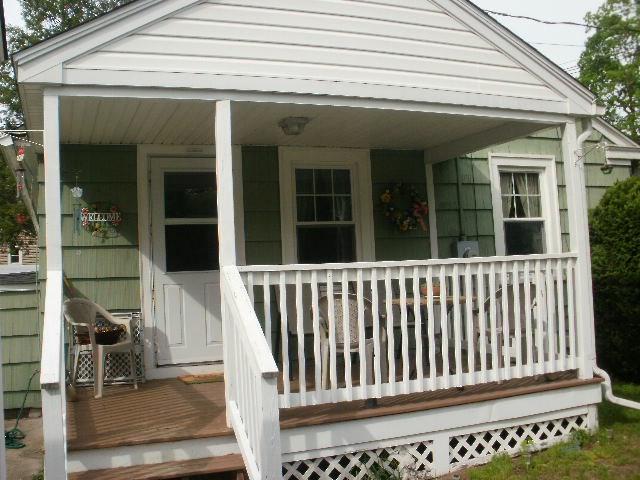 299 Shaker Rd, Westfield, MA 01085 - view of porch