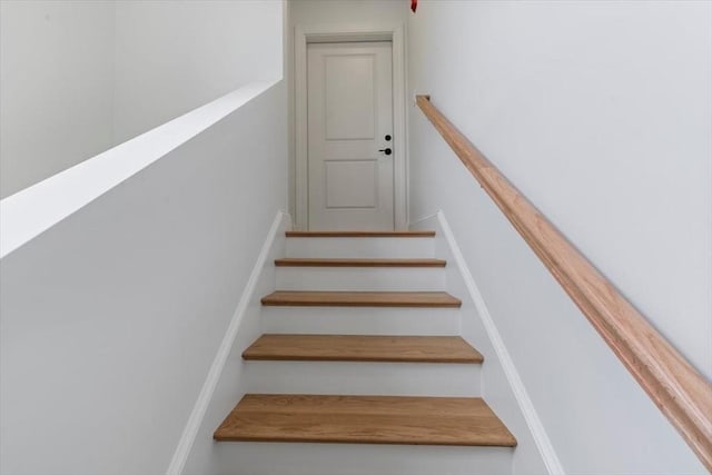 106 Broadway, Salem, MA 01970 - view of stairway