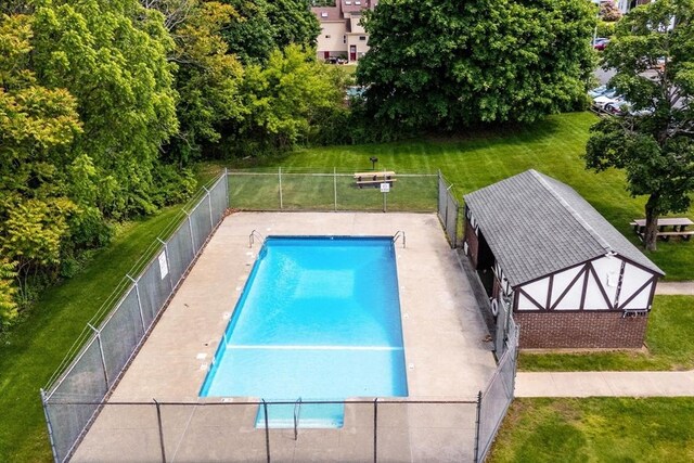 127 King St Unit 104, Franklin, MA 02038 - community pool with view of scattered trees