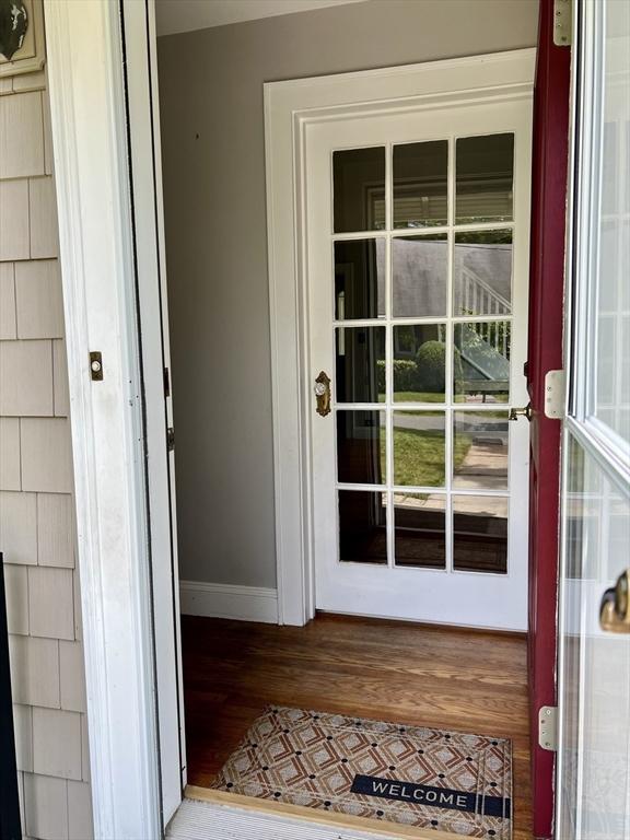 65 Franklin Rd, Longmeadow, MA 01106 - doorway to property