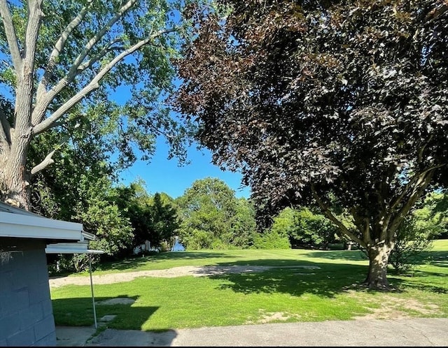 912 Pleasant St, Somerset, MA 02726 - view of green lawn