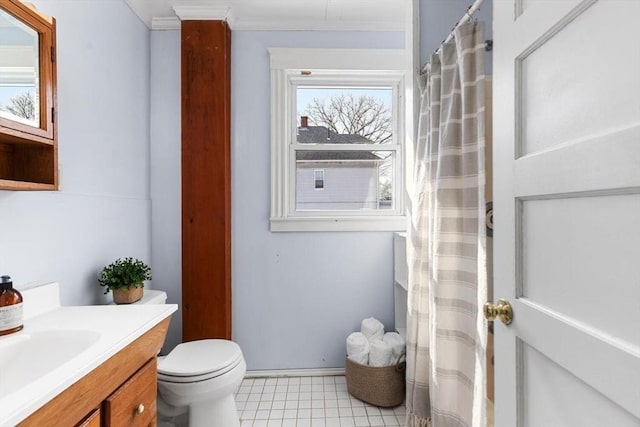 full bathroom with toilet, curtained shower, and vanity