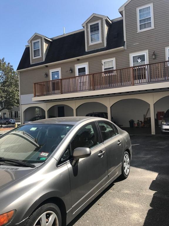 16 Bentley St Unit 3, Salem, MA 01970