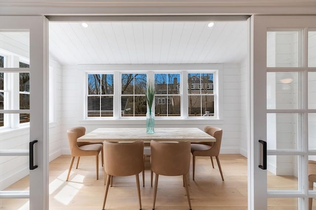 2 Candle House Ln, Nantucket, MA 02564 - sunroom with plenty of natural light