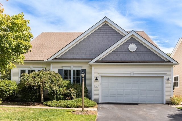 view of front facade featuring a garage