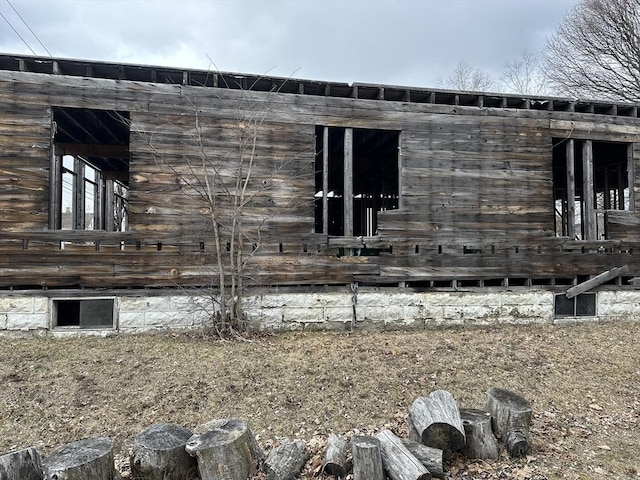 view of home's exterior