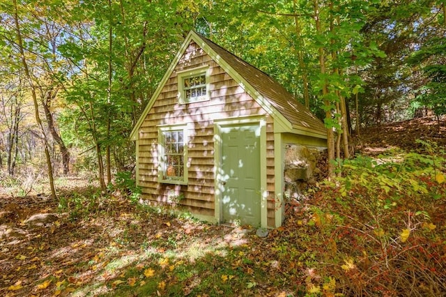 view of outbuilding