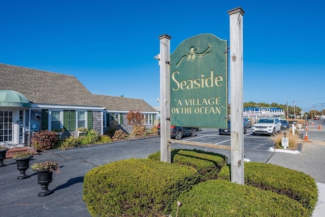 135 S Shore Dr Unit 17, Yarmouth, MA 02664 - community / neighborhood sign featuring uncovered parking