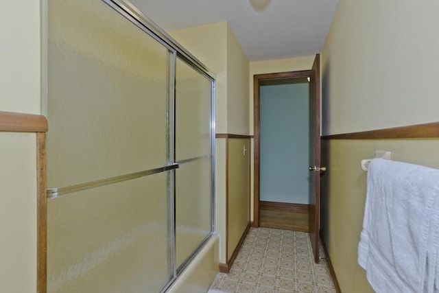 51 Hardy St, Springfield, MA 01129 - full bath featuring bath / shower combo with glass door