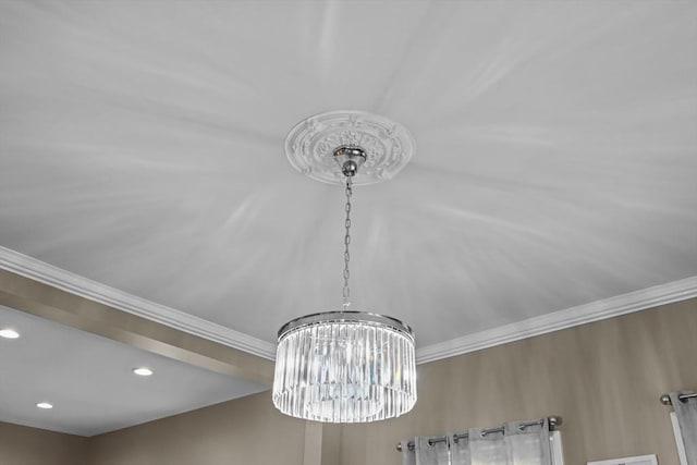 details with recessed lighting, a notable chandelier, and crown molding