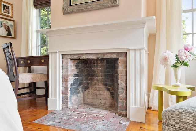 9 The Cmn, Royalston, MA 01368 - detailed view of wood finished floors and a fireplace with raised hearth