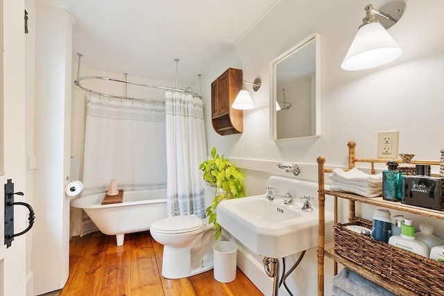 9 The Cmn, Royalston, MA 01368 - bathroom featuring wood finished floors and shower / bath combo