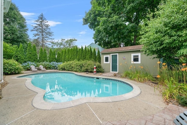 18 Sumac St, Billerica, MA 01821 - outdoor pool with an outdoor structure and a patio
