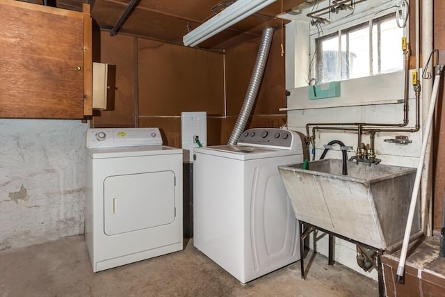 24 Neponset Rd, Quincy, MA 02169 - laundry room with washer and dryer