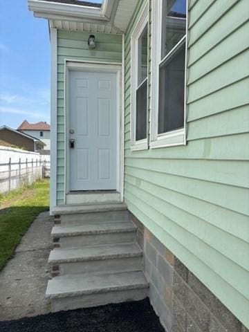 404 Brayton Ave, Fall River, MA 02721 - entrance to property