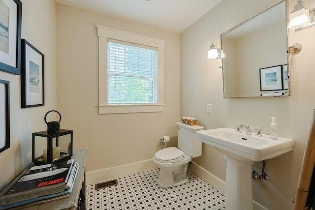 5 Baxter St, Westborough, MA 01581 - bathroom with baseboards and toilet
