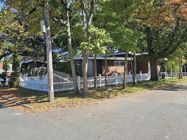 manufactured / mobile home with a fenced front yard