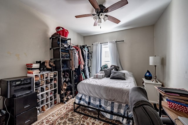 bedroom featuring ceiling fan