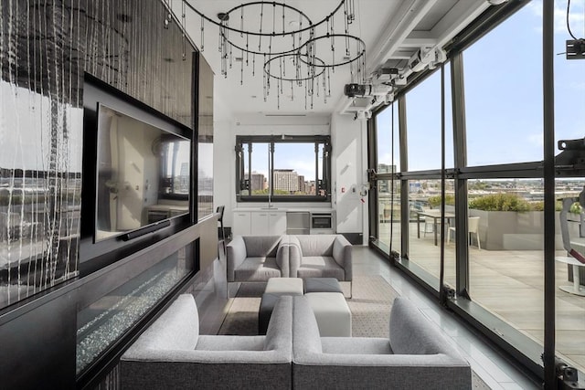 common area featuring a sink