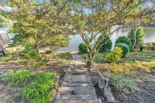 view of yard with a water view