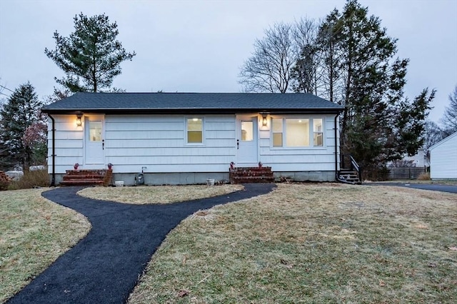 view of front of house featuring a front yard