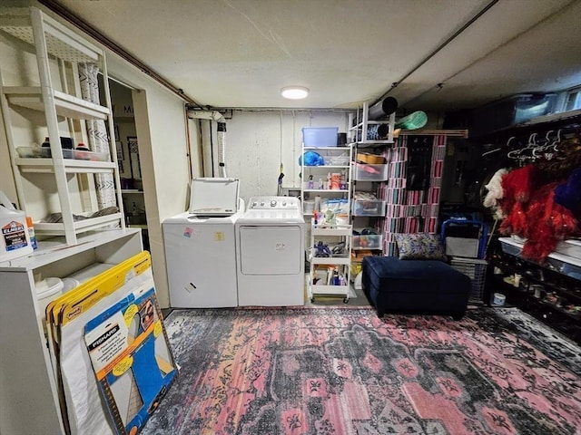 12 Sutton Ct Unit 12, Amherst, MA 01002 - laundry area featuring washing machine and clothes dryer