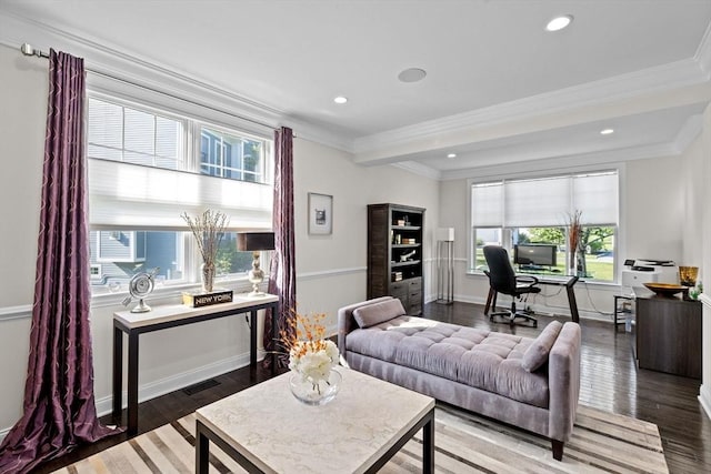 living area featuring recessed lighting, dark wood-style flooring, crown molding, and baseboards