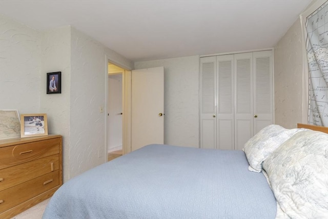 6 Loring Hills Ave Unit G4, Salem, MA 01970 - bedroom with a closet and a textured wall