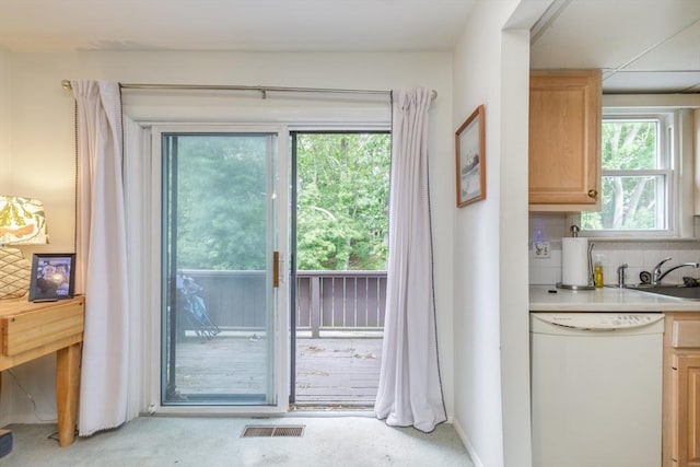 6 Loring Hills Ave Unit G4, Salem, MA 01970 - entryway featuring a sink