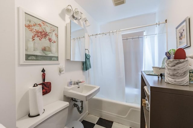 58 Field St, West Springfield, MA 01089 - full bath with shower / bath combination with curtain and toilet