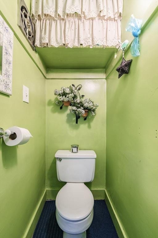 58 Field St, West Springfield, MA 01089 - bathroom with toilet and baseboards