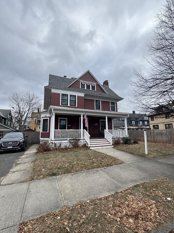 view of front of house featuring covered porch