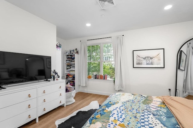 320 Middlesex Ave Unit D103, Medford, MA 02155 - bedroom featuring light wood-type flooring, recessed lighting, and baseboards