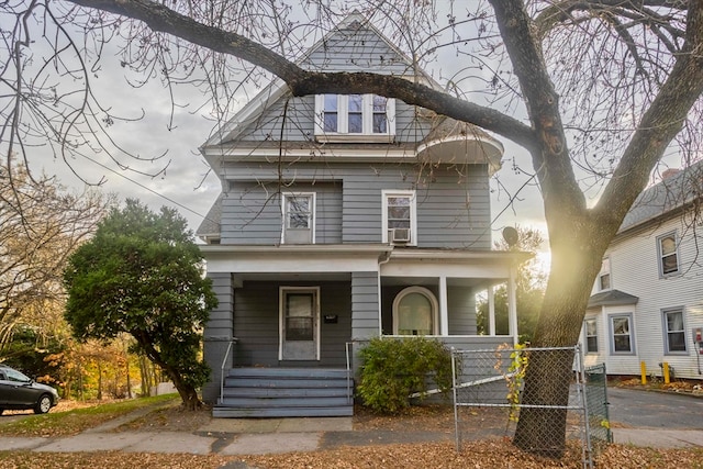 view of front of house featuring covered porch