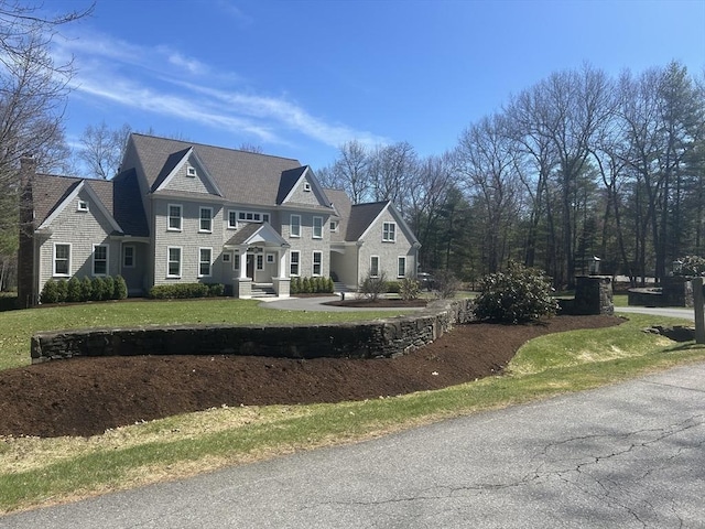 view of front of house with a front yard