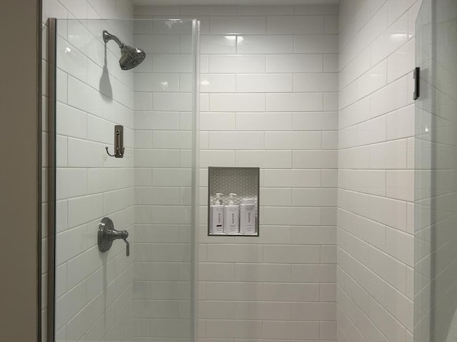full bathroom featuring a stall shower