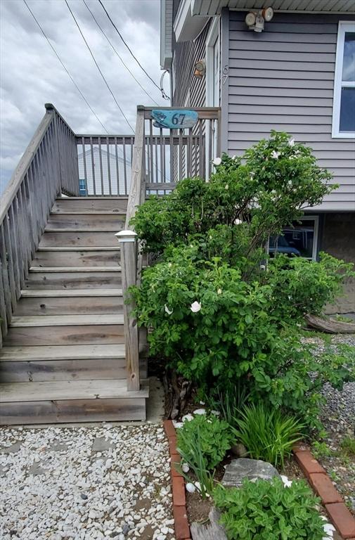 67 N End Blvd Unit 1, Salisbury, MA 01952 - view of stairway