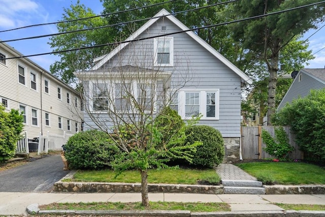 26 Edgebrook Rd, Boston, MA 02132 - view of front of home