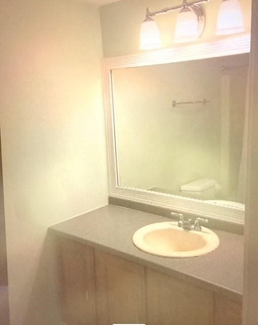 121 Tall Oaks Dr Unit F, Weymouth, MA 02190 - bathroom with vanity