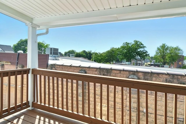12-14 Kendall St, Springfield, MA 01104 - view of wooden terrace