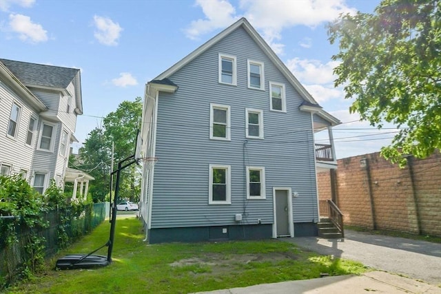 12-14 Kendall St, Springfield, MA 01104 - view of back of property